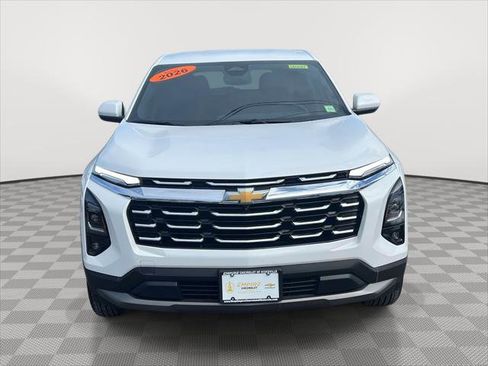 Used 2026 Chevrolet Equinox LT w/ Convenience Package II image 2