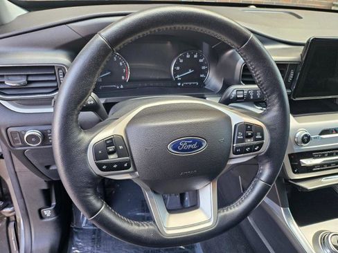 Used 2022 Ford Explorer XLT w/ Equipment Group 202A image 32