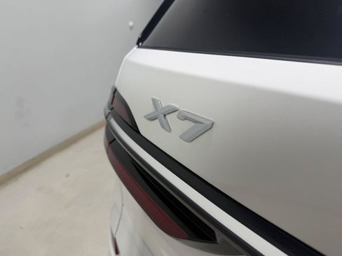 Used 2024 BMW X7 xDrive40i w/ M Sport Package AWD/4WD image 21