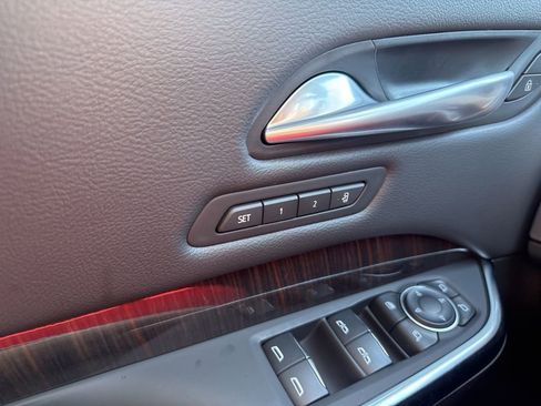 Used 2025 Cadillac XT4 Premium Luxury w/ Technology Package image 7