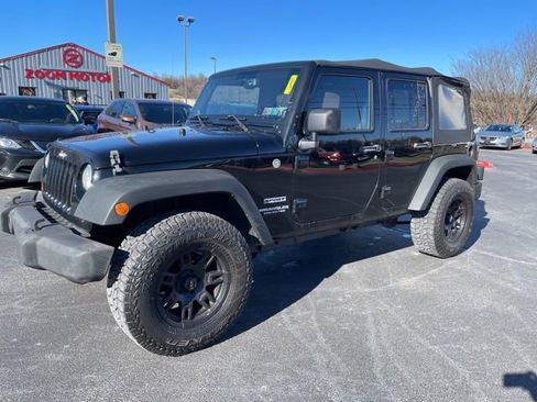 Used 2013 Jeep Wrangler Unlimited Sport image 4