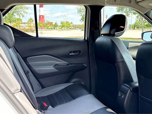 Used 2023 Nissan Kicks SR w/ SR Premium Package FWD image 7