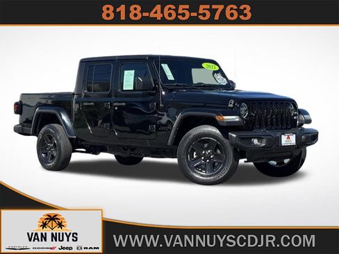 Used 2022 Jeep Gladiator Sport image 1