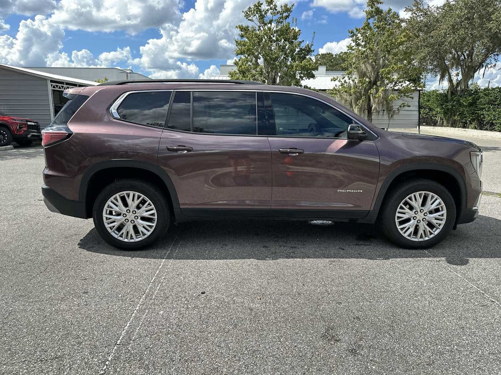 Used 2024 GMC Acadia Elevation AWD/4WD image 7