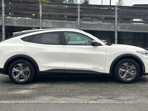 Certified 2023 Ford Mustang Mach-E Select image 3