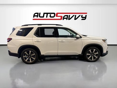 Used 2025 Honda Pilot Elite image 8