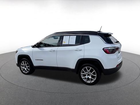 Used 2025 Jeep Compass Limited AWD/4WD image 10