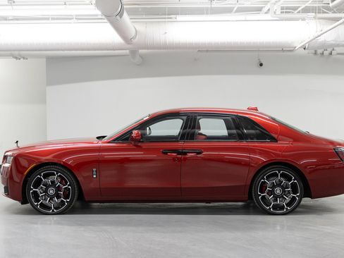 Used 2025 Rolls-Royce Ghost Black Badge image 3