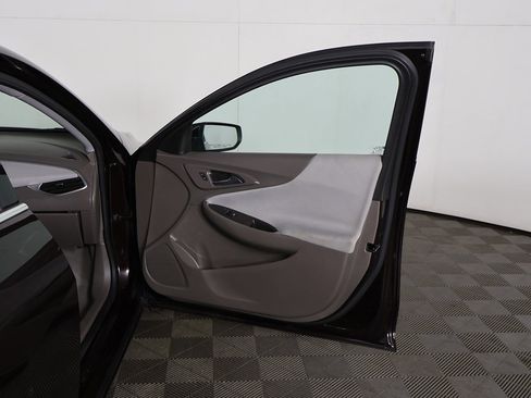 Used 2020 Chevrolet Malibu LT image 16