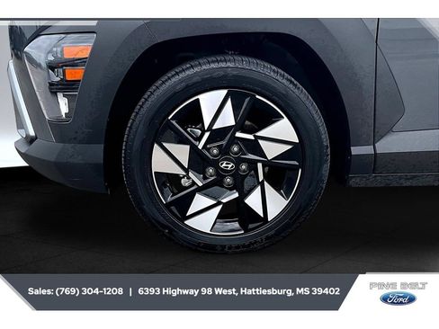 Used 2025 Hyundai Kona SEL FWD image 7