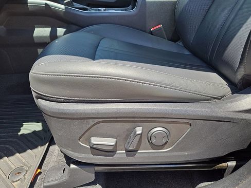Used 2025 Kia Sorento S w/ Panoramic Sunroof Package FWD image 23