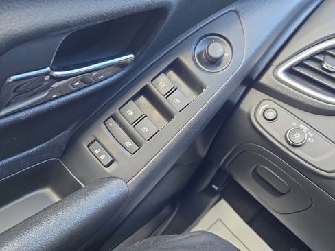 Used 2022 Chevrolet Trax LS w/ Tint and Cruise Package image 13