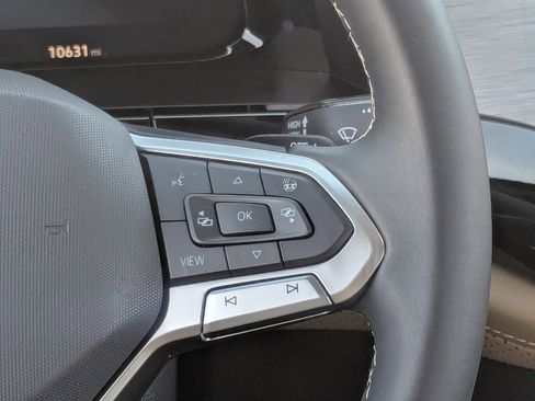 Used 2024 Volkswagen Atlas Cross Sport SE image 24