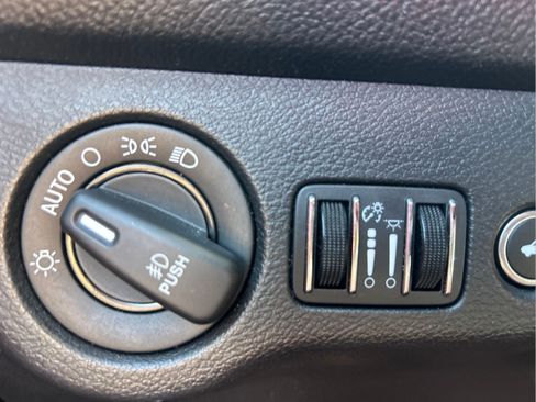 Used 2015 Dodge Challenger R/T Scat Pack w/ Leather Interior Group RWD image 25
