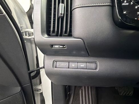 Used 2023 Nissan Pathfinder SL w/ SL Premium Package FWD image 33