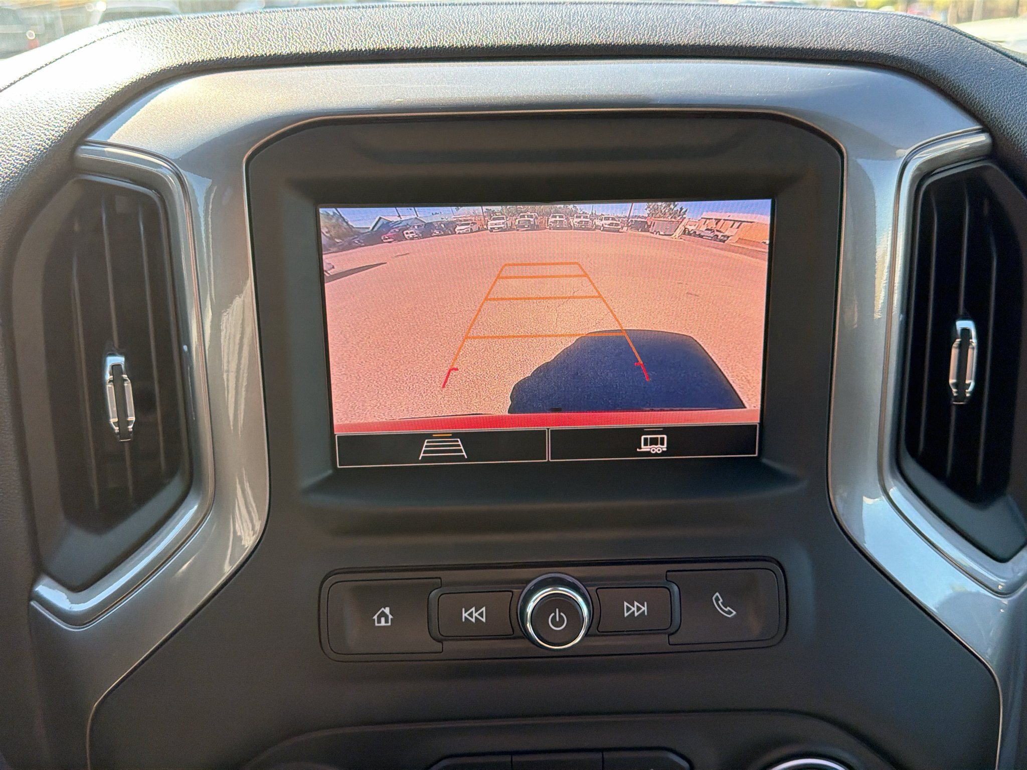 Used 2025 Chevrolet Silverado 1500 Custom Trail Boss w/ Dark Appearance Package AWD/4WD image 29