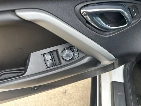 Used 2016 Chevrolet Camaro SS RWD image 8