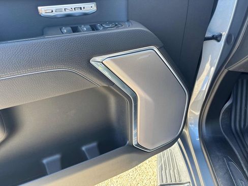 Used 2025 GMC Sierra 1500 Denali image 18