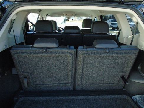 Used 2022 Volkswagen Tiguan SE image 15