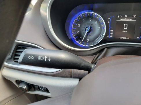 Used 2021 Chrysler Voyager LX image 34