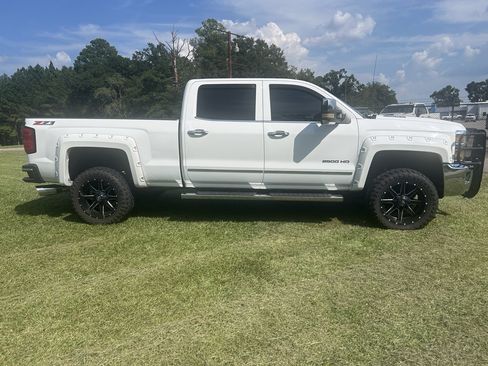Used 2015 Chevrolet Silverado 2500 LTZ w/ Duramax Plus Package AWD/4WD image 7