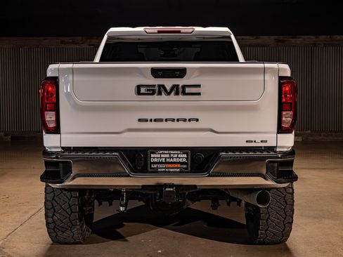 Used 2024 GMC Sierra 2500 SLE w/ SLE Convenience Package image 8
