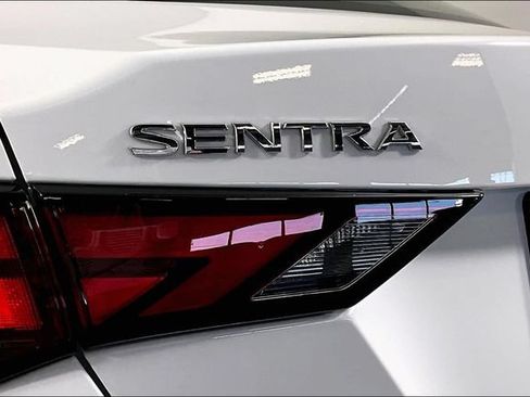 Used 2025 Nissan Sentra S FWD image 23