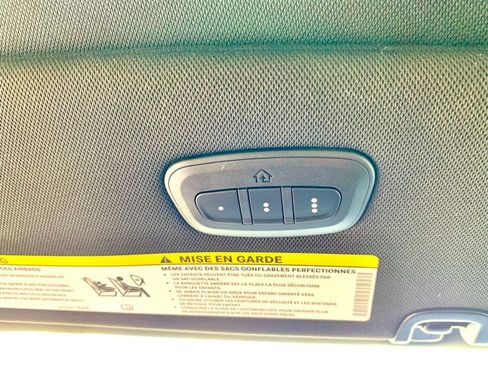 Used 2025 Chrysler Pacifica Select FWD image 39