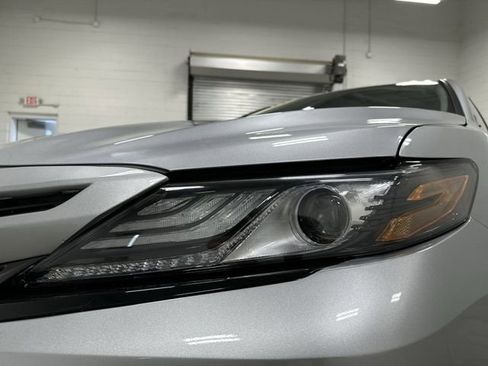 Used 2024 Toyota Camry XSE FWD image 11