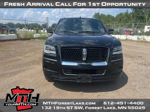 Used 2022 Lincoln Navigator Reserve w/ Equipment Group 201A AWD/4WD image 3
