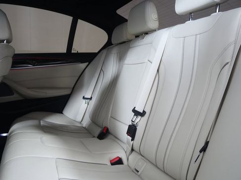 Used 2019 BMW 530e xDrive w/ Convenience Package AWD/4WD image 15