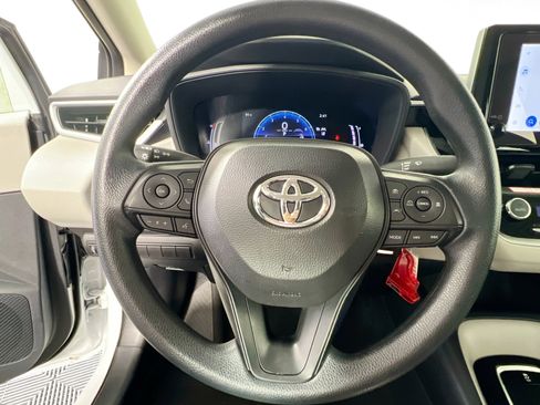 Used 2026 Toyota Corolla LE FWD image 17