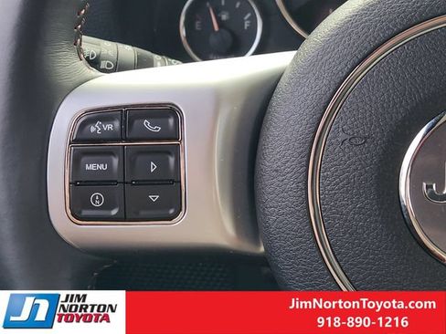 Used 2013 Jeep Wrangler Unlimited Rubicon AWD/4WD image 28