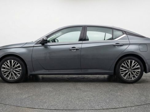Used 2025 Nissan Altima 2.5 SV image 5