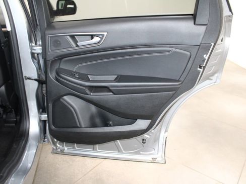 Used 2022 Ford Edge Titanium image 36