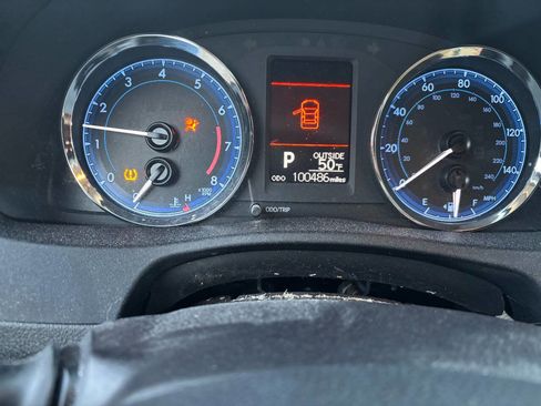 Used 2018 Toyota Corolla LE image 11