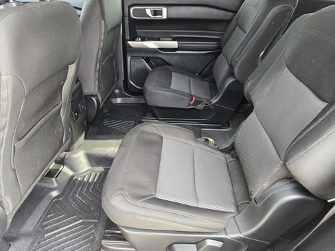 Used 2023 Ford Explorer XLT image 31