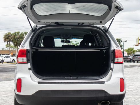 Used 2014 Kia Sorento LX FWD image 9
