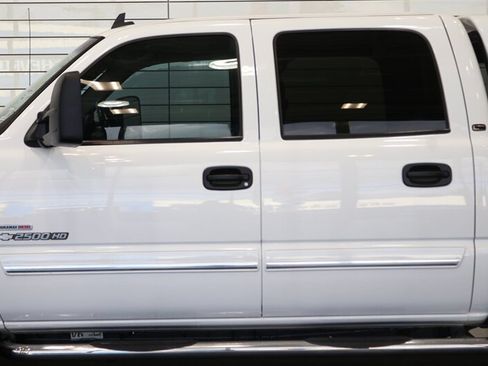 Used 2006 Chevrolet Silverado 2500 W/T AWD/4WD image 50