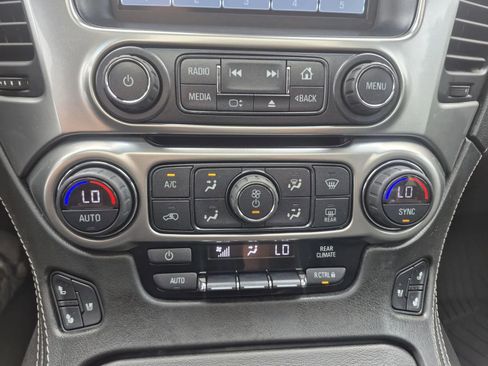 Used 2018 Chevrolet Suburban Premier image 33