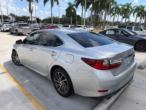 Used 2017 Lexus ES 350 w/ Luxury Package FWD image 8