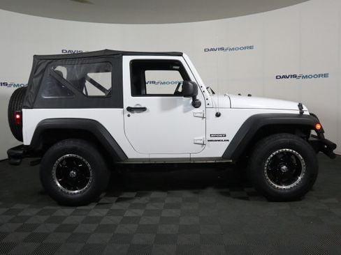 Used 2013 Jeep Wrangler Sport AWD/4WD image 4