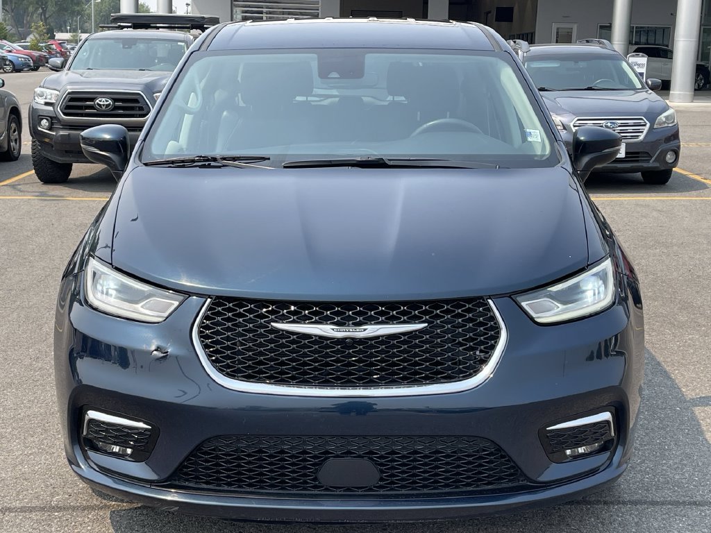 Used 2023 Chrysler Pacifica Touring-L FWD image 12