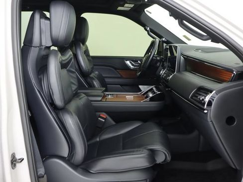 Used 2024 Lincoln Navigator Reserve AWD/4WD image 13