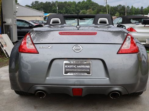 Used 2013 Nissan 370Z Roadster image 12
