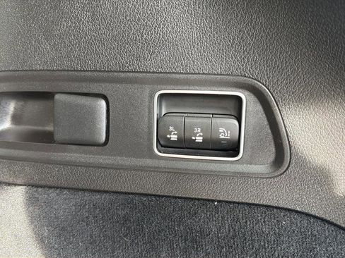 Used 2024 Mercedes-Benz GLS 450 4MATIC image 18