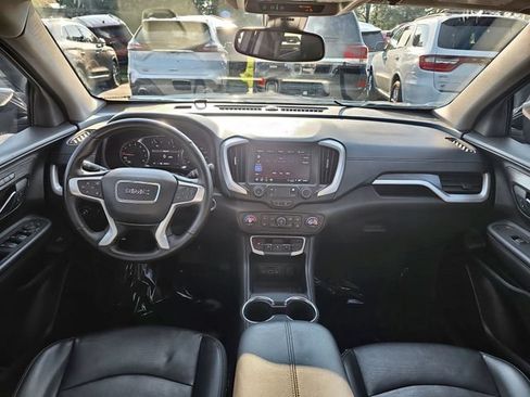 Used 2024 GMC Terrain SLT AWD/4WD image 10