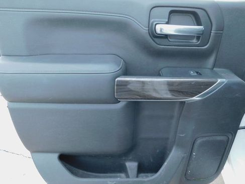 Used 2020 Chevrolet Silverado 1500 LTZ image 24