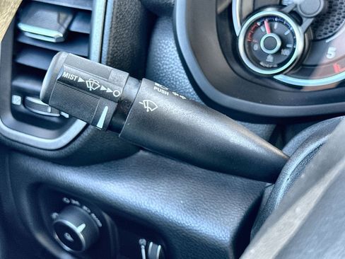 Used 2024 RAM 2500 Tradesman w/ Chrome Appearance Group image 21