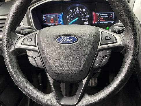 Used 2019 Ford Fusion SE image 15